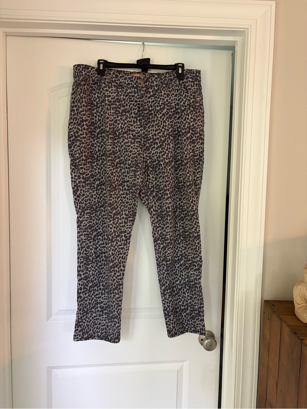 Ellen Tracy Gray and Black Leopard Print Pants